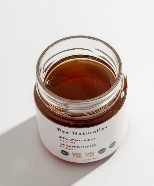 organiczny-miod-lesny-1-delikatesy-smaqu-bee-naturalles-qu-foods.jpg