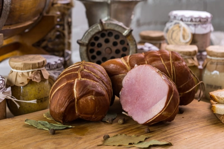 szynka-naturalna-polska-z-potasni-delikatesy-smaqu-nowicki