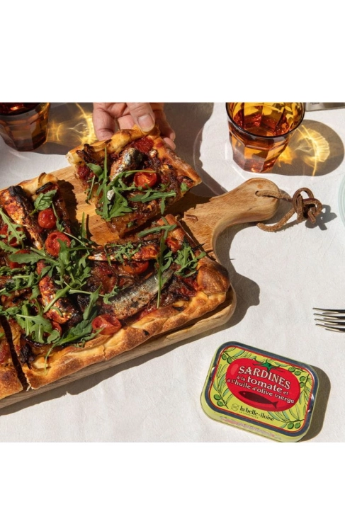 sardynki-w-pomidorach-i-oliwie-z-oliwek-1-delikatesy-smaqu-la-belle-iloise.jpg